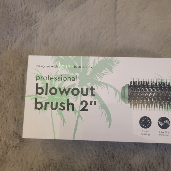 Adagio Professional Blowout Brush, 2", Seafoam Green - Picture 4 of 12